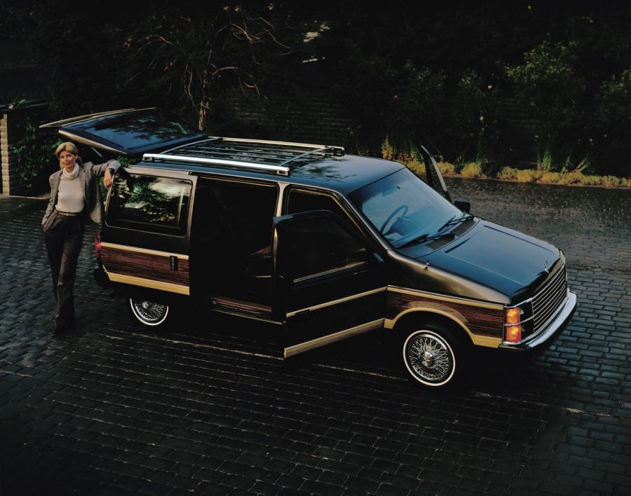  Plymouth Voyager 1984 года  (фото 3 из 21)